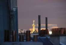 Le Génie de la Liberté au sommet de la Colonne de Juillet et l'Opéra Bastille