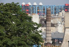 La cheminée de la Société des Joailliers, en restauration. The chimney of the Society of Jewellers and Goldsmiths, under renovation.