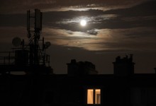 Fenêtre sur Lune. Window on the moon.