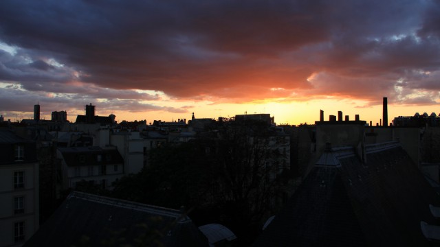 Comme un paysage de mer. De Notre-Dame de Paris à Beaubourg. Like a seascape. From Notre-Dame de Paris to Beaubourg.